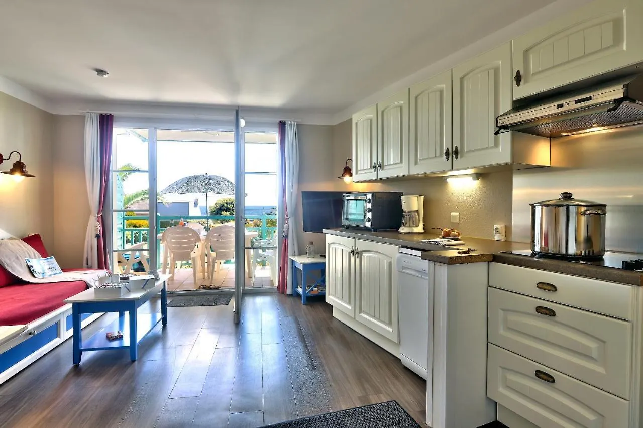 Au Guilvinec Seaview: Beachfront Retreat with Pool and Garden France