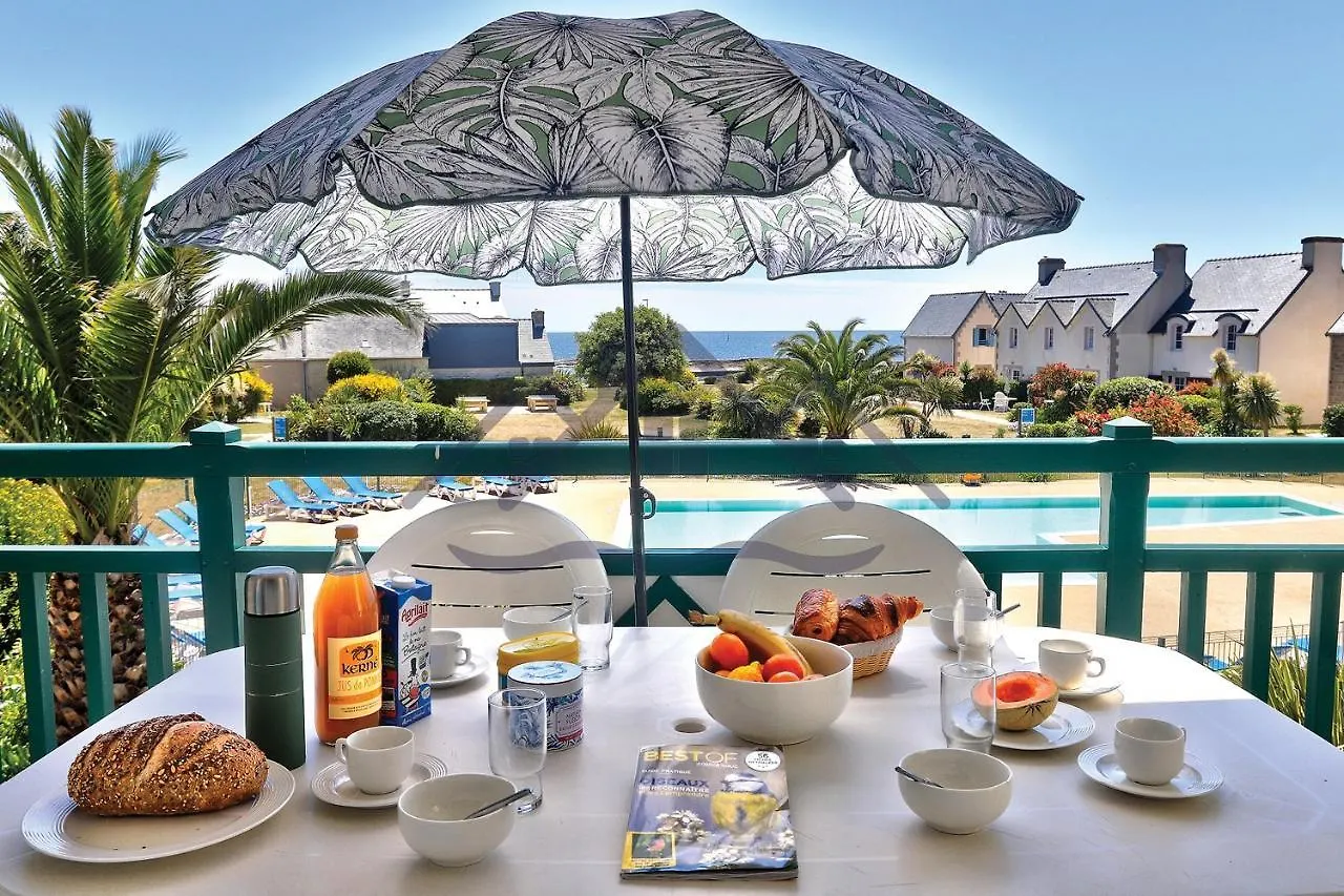 Au Guilvinec Seaview: Beachfront Retreat with Pool and Garden