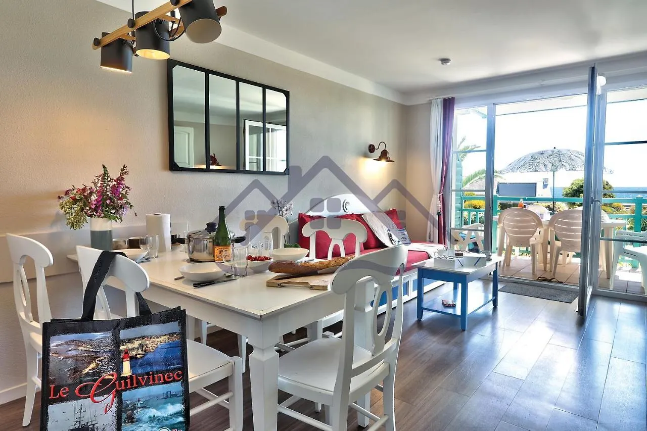 Apartment Au Guilvinec Seaview: Beachfront Retreat with Pool and Garden