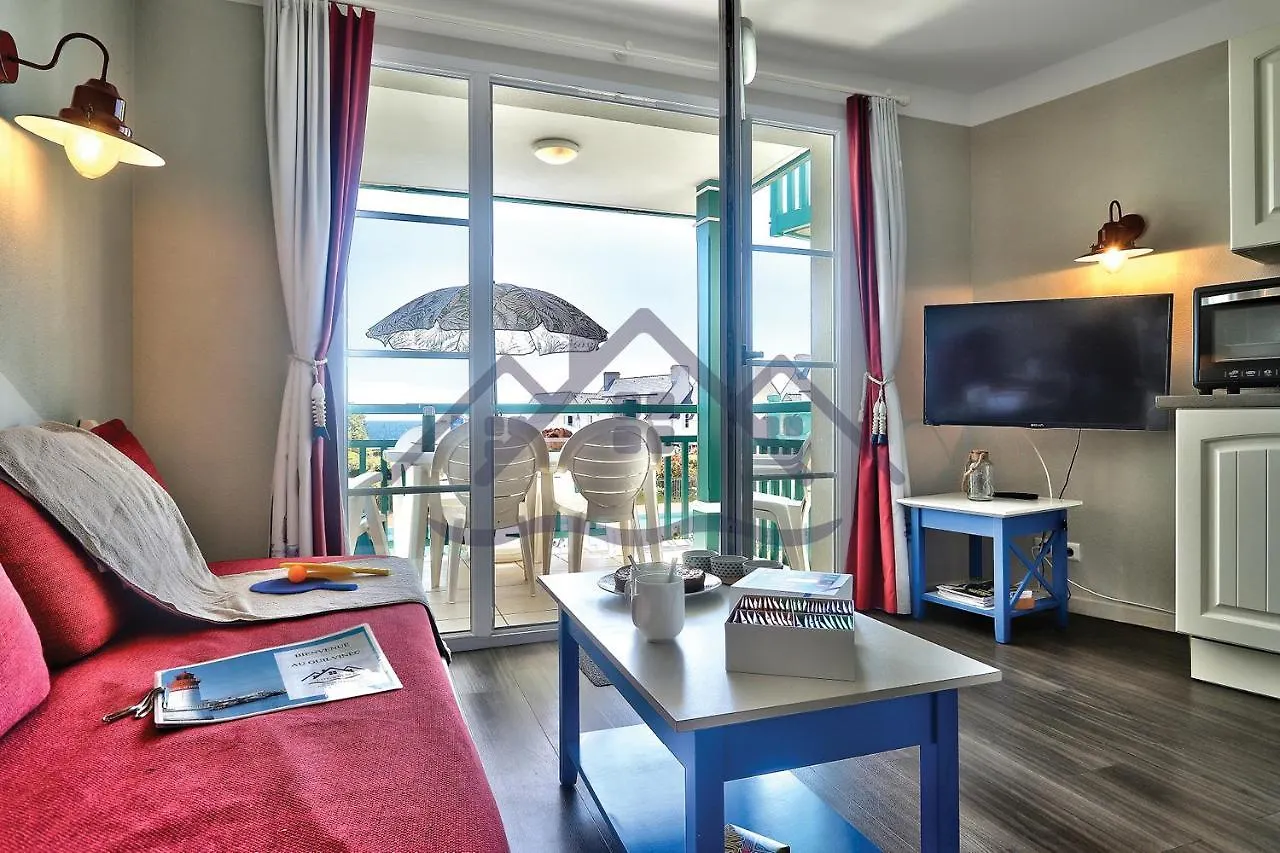 Au Guilvinec Seaview: Beachfront Retreat with Pool and Garden 0*,