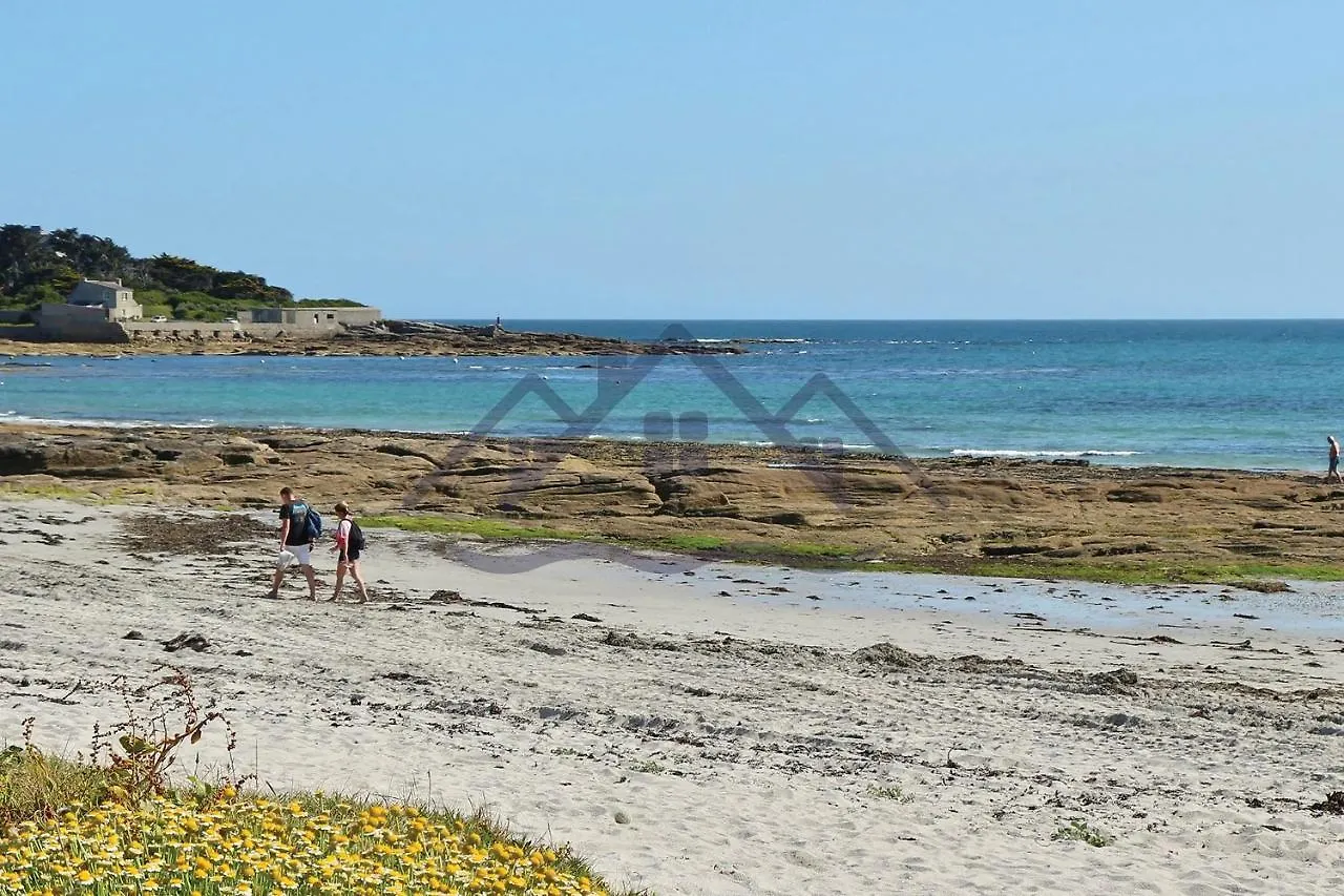 Au Guilvinec Seaview: Beachfront Retreat with Pool and Garden